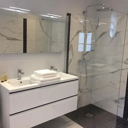 Les Enclos A 4 Mn De Chantilly فندق مبيت وإفطار 3*