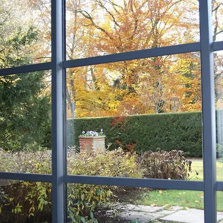 Les Enclos A 4 Mn De Chantilly Bed & Breakfast 3*