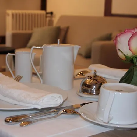 Les Enclos A 4 Mn De Chantilly Bed & Breakfast 3*