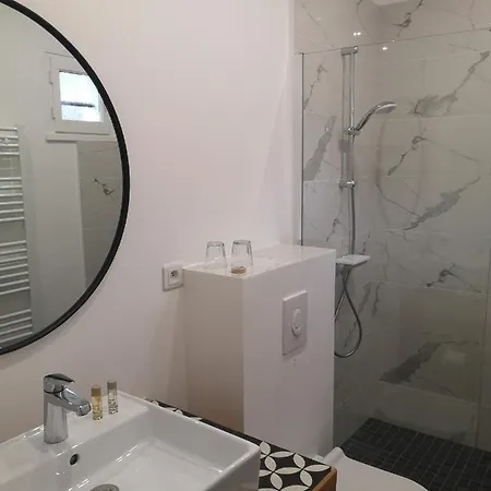 Les Enclos A 4 Mn De Chantilly Bed & Breakfast