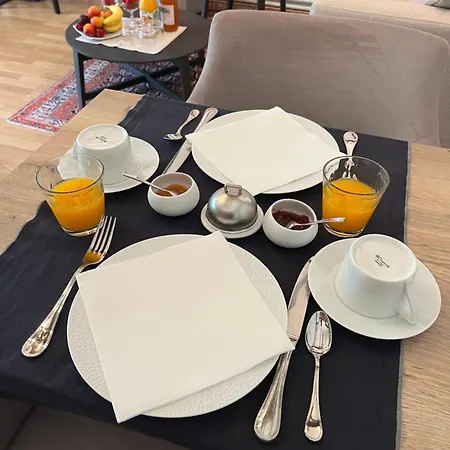 Les Enclos A 4 Mn De Chantilly