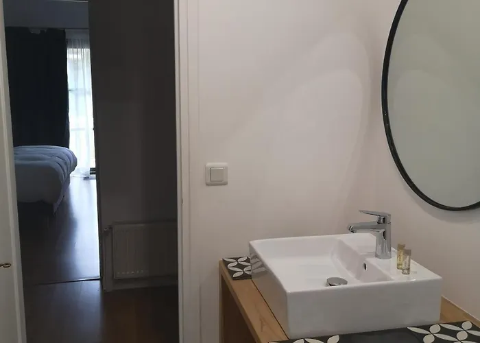 Les Enclos A 4 Mn De Chantilly 住宿加早餐酒店 拉莫赫莱